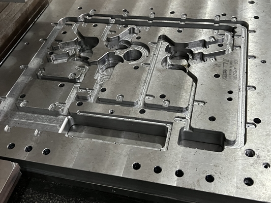 CNCの1.2738/1.2083/P80/D2/H13の機械化の注入の金型用板材